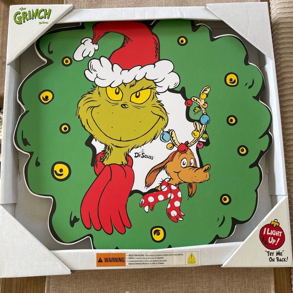 New Grinch Lightup Christmas Wall Decor